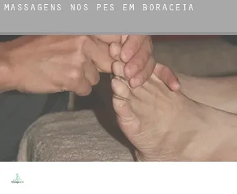 Massagens nos pés em  Boracéia